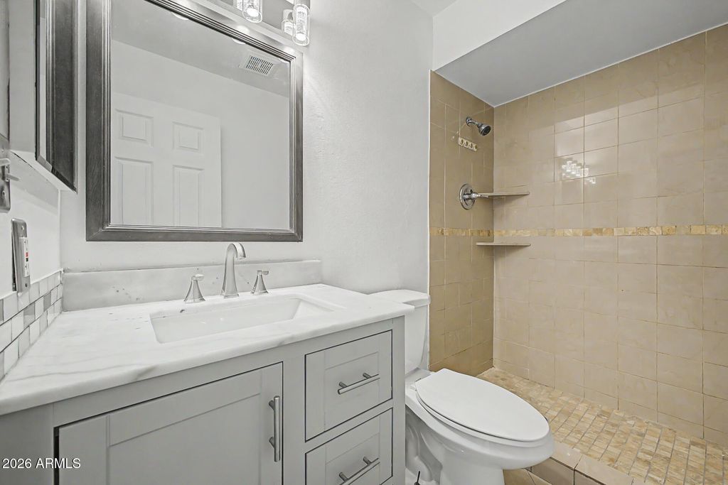 Image 24 of property listing at 11616 N 41ST Avenue, Phoenix, AZ 85029