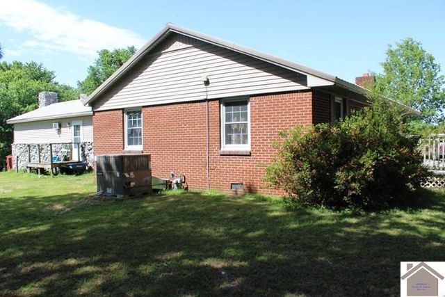 3245 ST RT 58 E, Mayfield, KY 42066