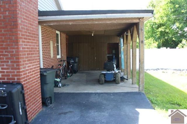 3245 ST RT 58 E, Mayfield, KY 42066