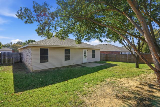 8704 Serenity Way, Denton, TX 76210