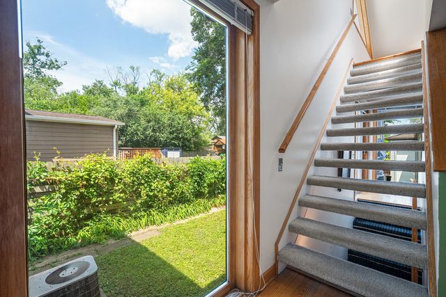 1928 Kennicott Court, Des Plaines, IL 60018