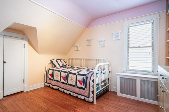1928 Kennicott Court, Des Plaines, IL 60018