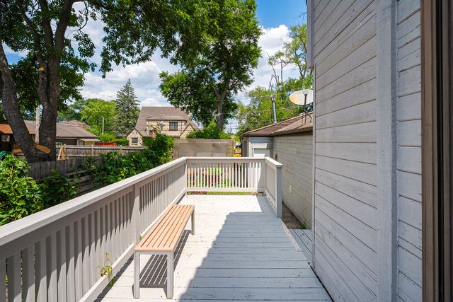 1928 Kennicott Court, Des Plaines, IL 60018