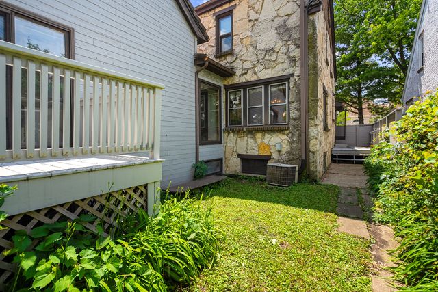 1928 Kennicott Court, Des Plaines, IL 60018