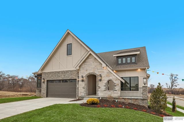 10306 Shepard Street, Papillion, NE 68046