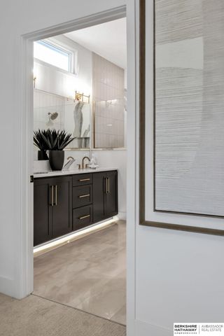 10306 Shepard Street, Papillion, NE 68046