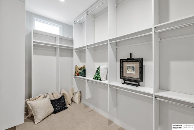 10306 Shepard Street, Papillion, NE 68046