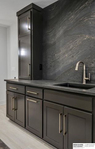 10306 Shepard Street, Papillion, NE 68046