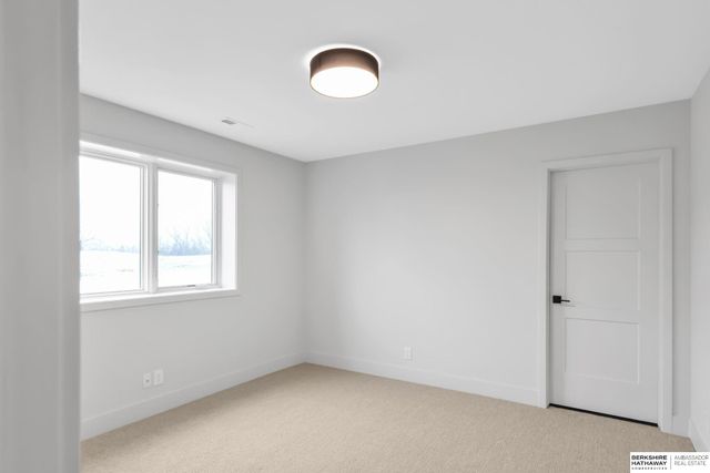 10306 Shepard Street, Papillion, NE 68046