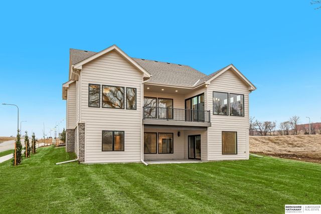 10306 Shepard Street, Papillion, NE 68046