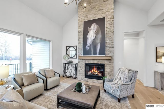 10306 Shepard Street, Papillion, NE 68046