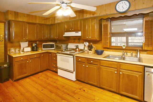 514 E Bellevue Avenue, Beverly Shores, IN 46301