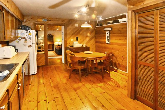 514 E Bellevue Avenue, Beverly Shores, IN 46301