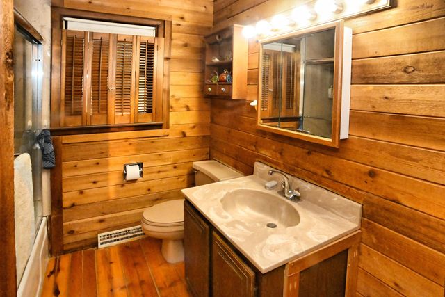 514 E Bellevue Avenue, Beverly Shores, IN 46301