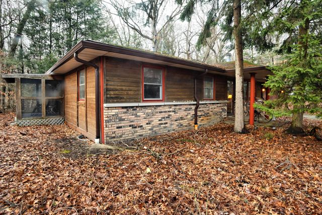 514 E Bellevue Avenue, Beverly Shores, IN 46301