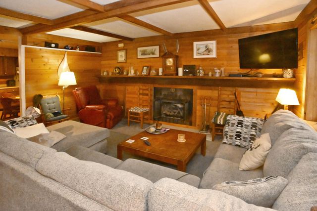 514 E Bellevue Avenue, Beverly Shores, IN 46301