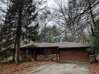 514 E Bellevue Avenue, Beverly Shores, IN 46301