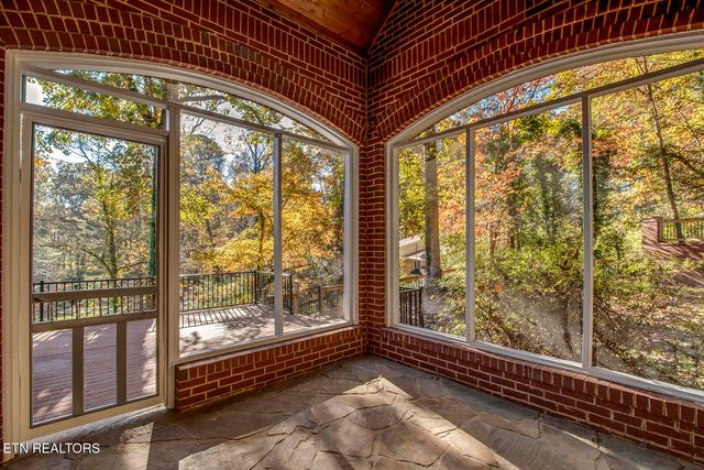 135 Amanda Drive, Oak Ridge, TN 37830