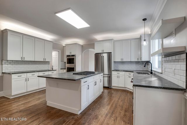 135 Amanda Drive, Oak Ridge, TN 37830