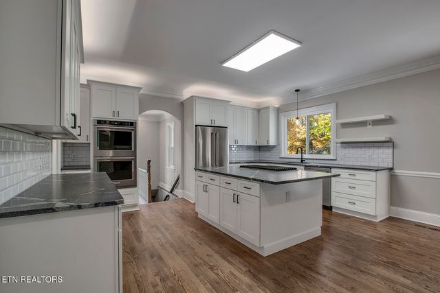 135 Amanda Drive, Oak Ridge, TN 37830