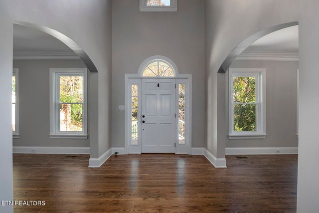 135 Amanda Drive, Oak Ridge, TN 37830