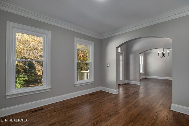 135 Amanda Drive, Oak Ridge, TN 37830