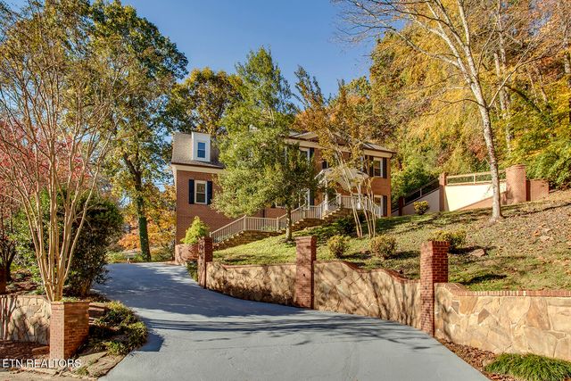 135 Amanda Drive, Oak Ridge, TN 37830