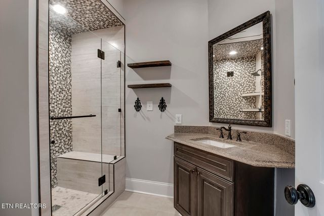 135 Amanda Drive, Oak Ridge, TN 37830