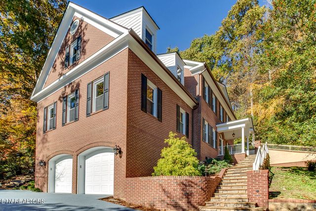 135 Amanda Drive, Oak Ridge, TN 37830