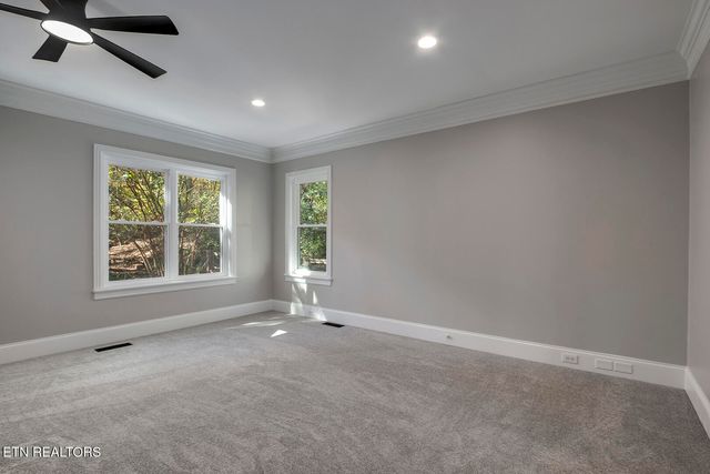 135 Amanda Drive, Oak Ridge, TN 37830