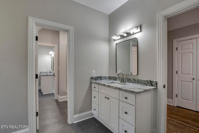 135 Amanda Drive, Oak Ridge, TN 37830