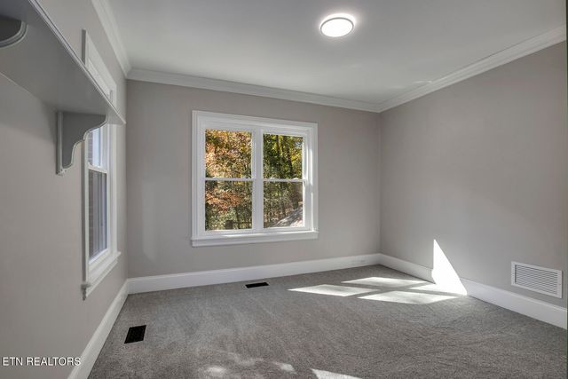 135 Amanda Drive, Oak Ridge, TN 37830