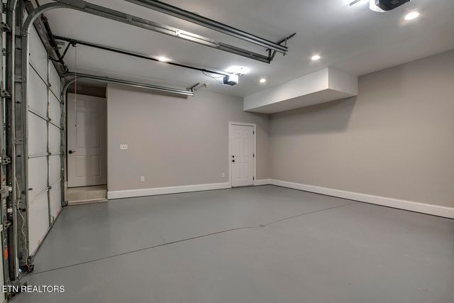 135 Amanda Drive, Oak Ridge, TN 37830