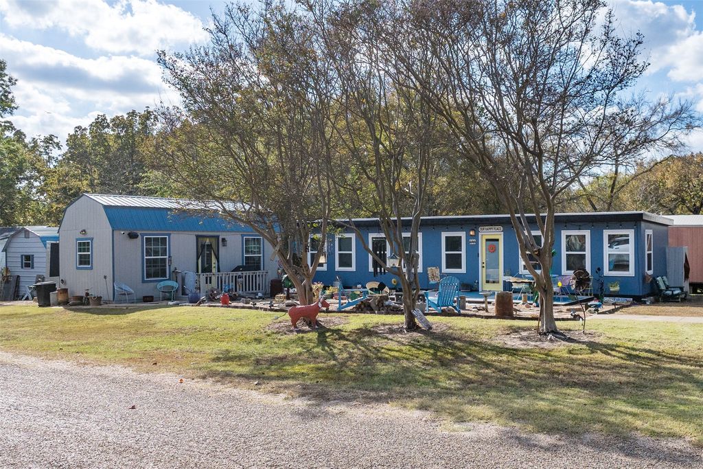 205 Scott Lane, Gun Barrel City, TX 75156