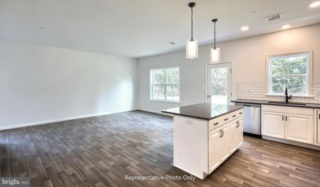 7846 OAK BROOK DR, Harrisburg, PA 17112