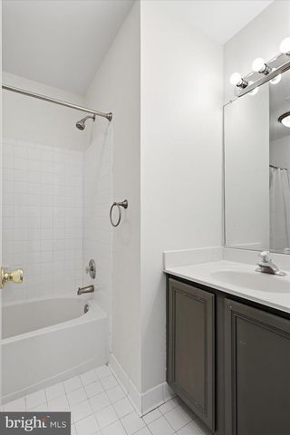 43438 OXEN LN, Chantilly, VA 20152