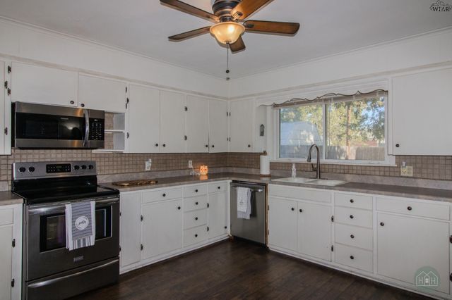 1811 YUCCA LANE, Vernon, TX 76384