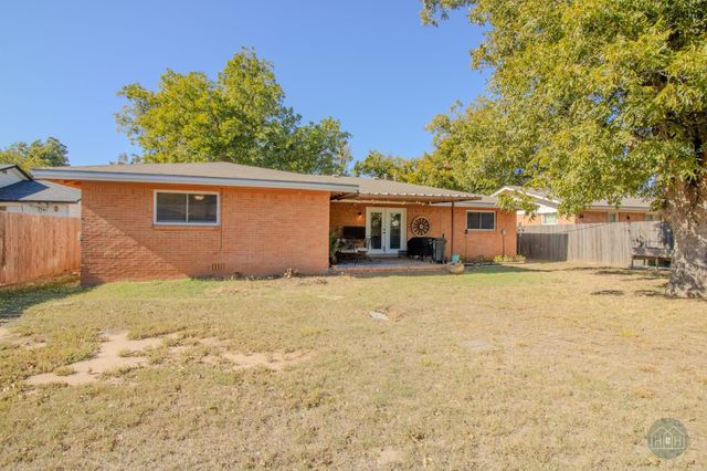 1811 YUCCA LANE, Vernon, TX 76384