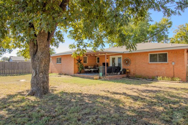 1811 YUCCA LANE, Vernon, TX 76384