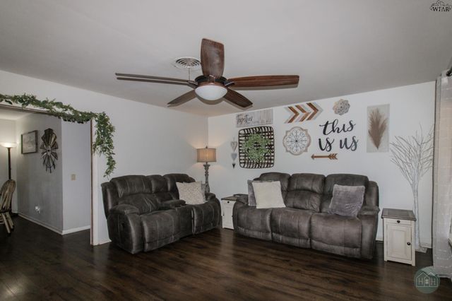 1811 YUCCA LANE, Vernon, TX 76384