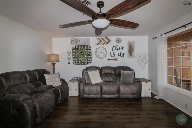 1811 YUCCA LANE, Vernon, TX 76384