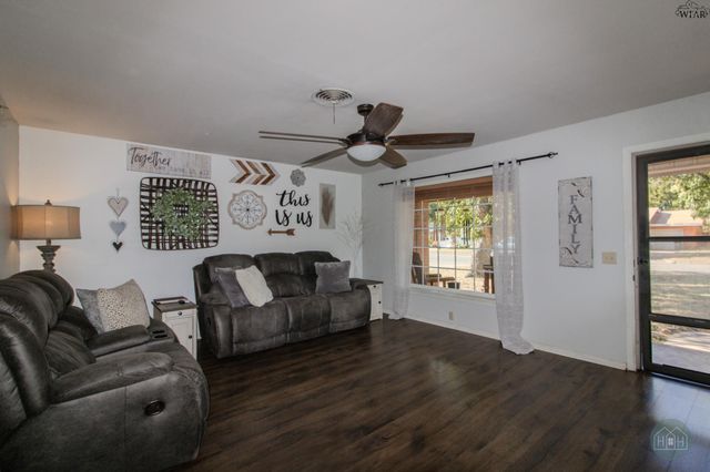 1811 YUCCA LANE, Vernon, TX 76384