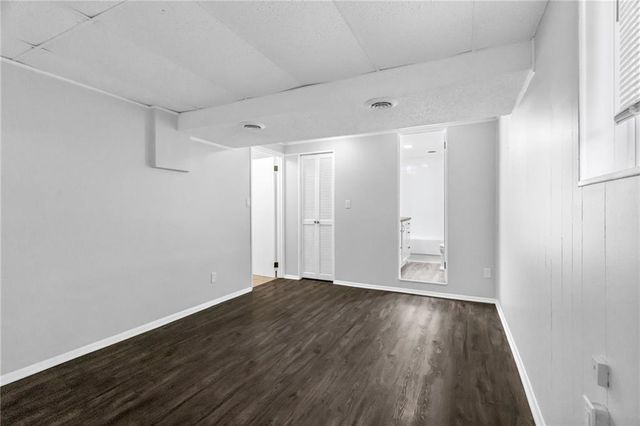 18805 E Arrowhead Drive, Independence, MO 64056