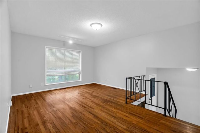 18805 E Arrowhead Drive, Independence, MO 64056