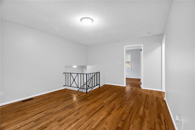 18805 E Arrowhead Drive, Independence, MO 64056