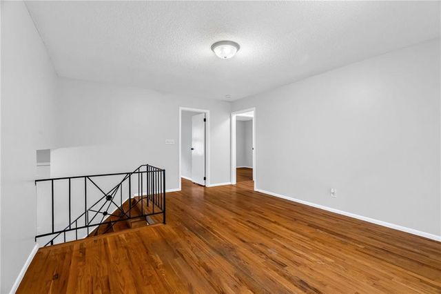 18805 E Arrowhead Drive, Independence, MO 64056