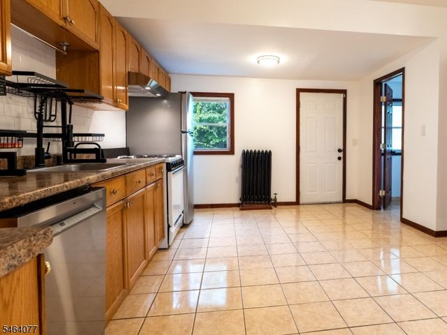 357 Ridgewood Ave, Newark City, NJ 07112