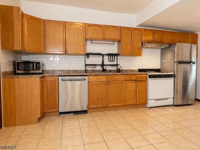 357 Ridgewood Ave, Newark City, NJ 07112