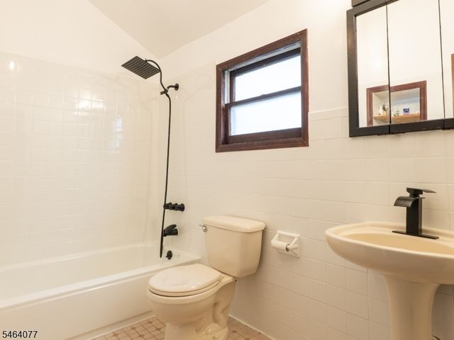 357 Ridgewood Ave, Newark City, NJ 07112