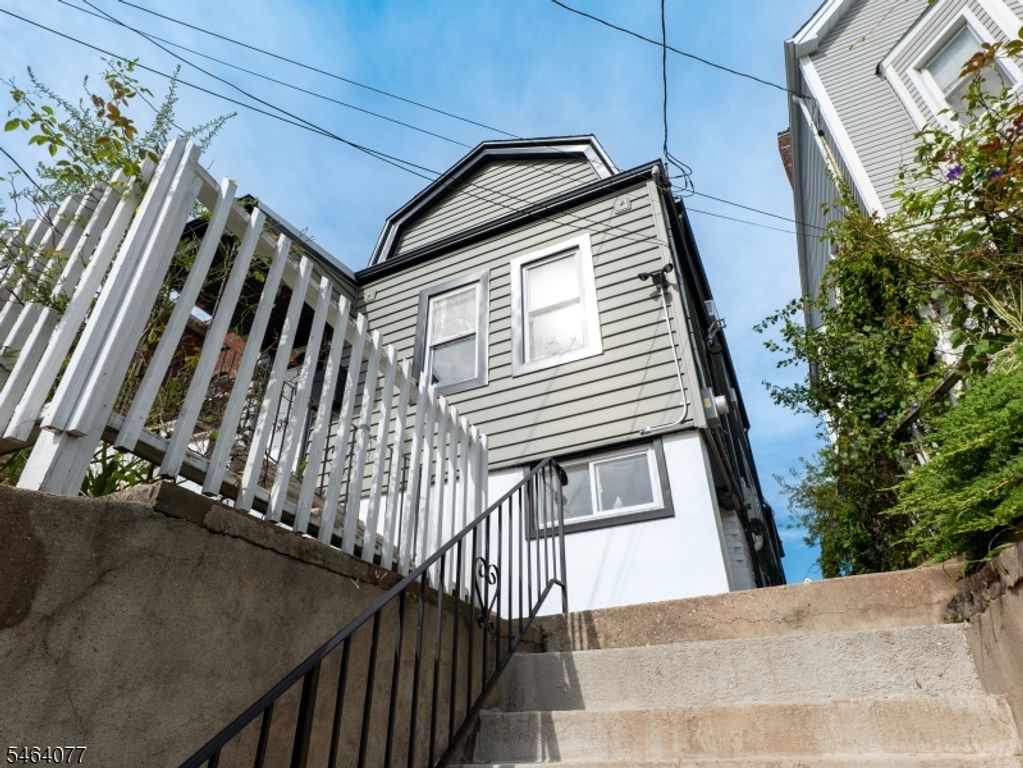 357 Ridgewood Ave, Newark City, NJ 07112